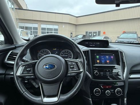 Used 2019 Subaru Forester Premium AWD/4WD image 6