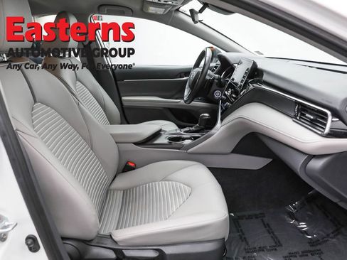 Used 2024 Toyota Camry SE image 21