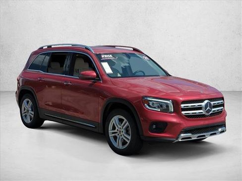 Used 2021 Mercedes-Benz GLB 250 4MATIC image 3