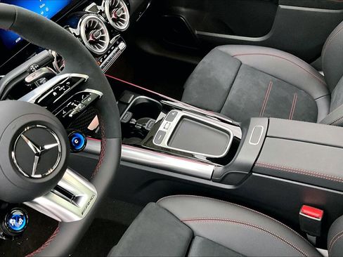 New 2026 Mercedes-Benz GLA 35 AMG 4MATIC image 8