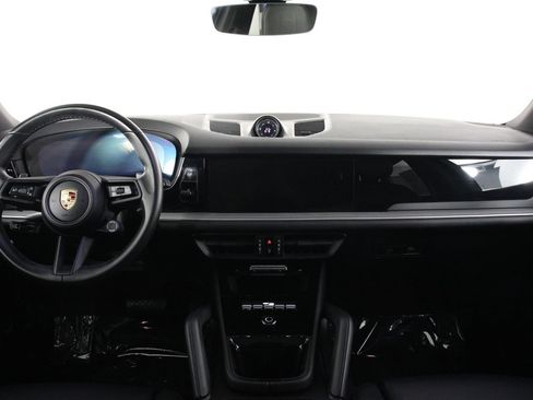 Certified 2024 Porsche Cayenne AWD/4WD image 11