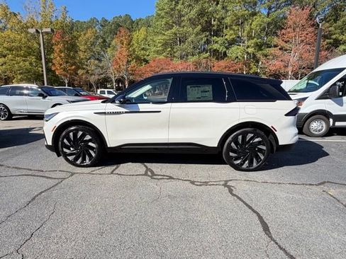 New 2026 Lincoln Nautilus Reserve w/ Jet Appearance Package image 4