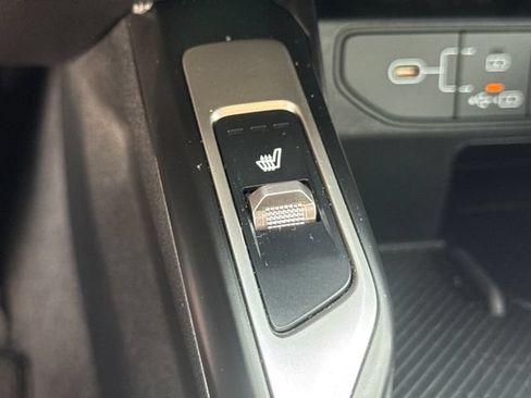 Used 2025 Kia Sorento S FWD image 23