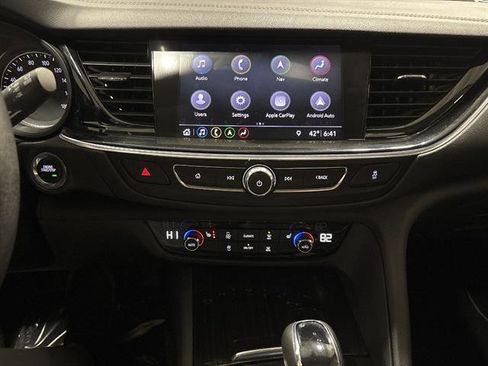Used 2018 Buick Regal Essence w/ Driver Confidence Package #1 image 9