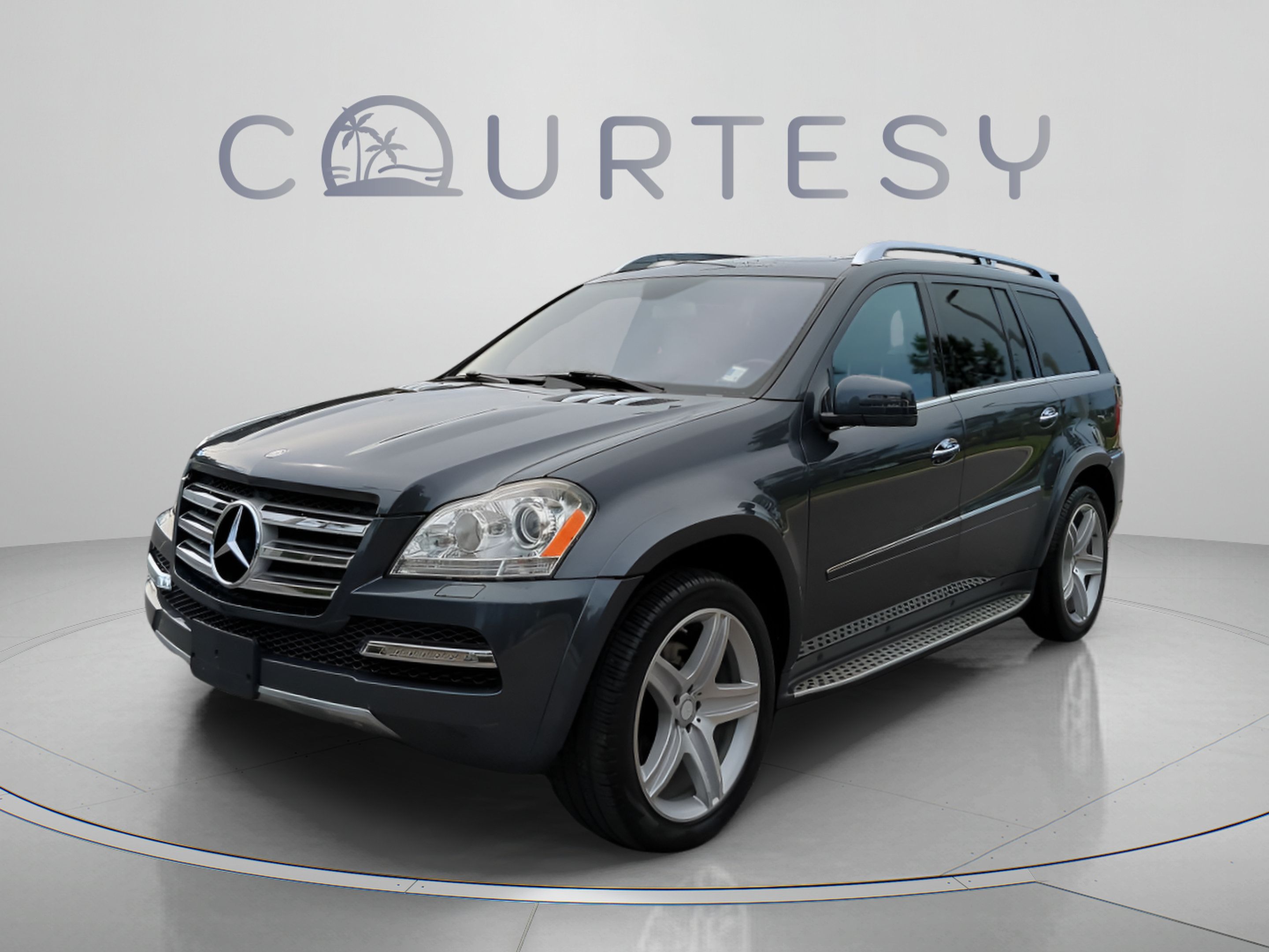 Used 2011 Mercedes-Benz GL 550 4MATIC image 10