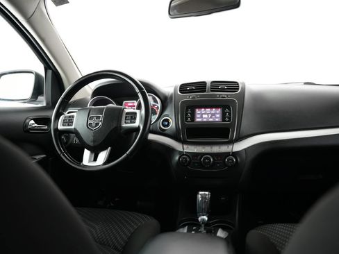 Used 2020 Dodge Journey SE w/ SE Popular Equipment Group FWD image 10
