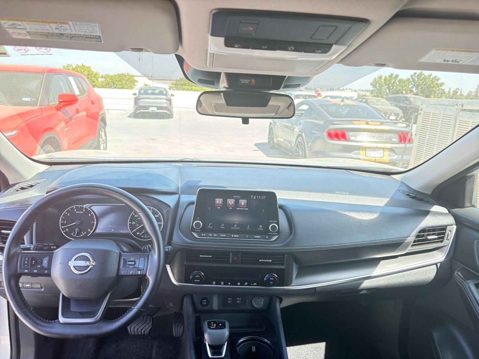 Used 2025 Nissan Rogue SV FWD image 34
