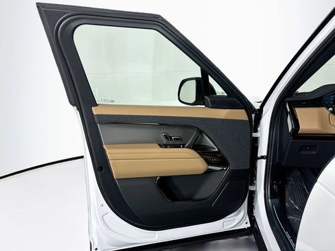 New 2026 Land Rover Range Rover Sport SE AWD/4WD image 11