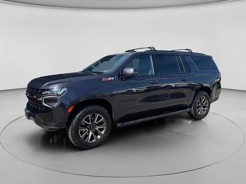 Certified 2022 Chevrolet Suburban Z71 w/ Luxury Package AWD/4WD image 2