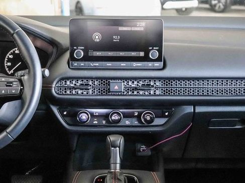 Certified 2025 Honda HR-V Sport image 15