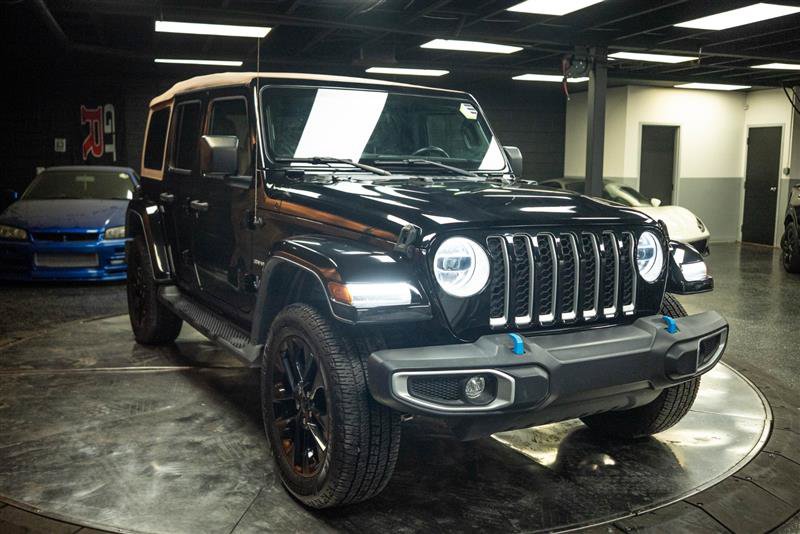 Used 2022 Jeep Wrangler Unlimited Sahara AWD/4WD image 5