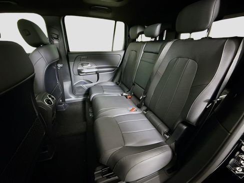 Used 2026 Mercedes-Benz GLB 250 4MATIC image 24