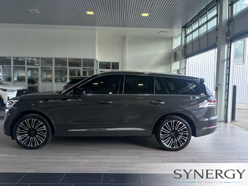 Used 2023 Lincoln Aviator Black Label w/ Class IV Trailer Tow Package AWD/4WD image 11