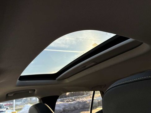 Certified 2024 Chevrolet Trax ACTIV w/ Sunroof Package image 18