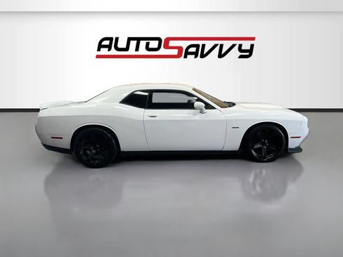 Used 2019 Dodge Challenger R/T RWD image 8