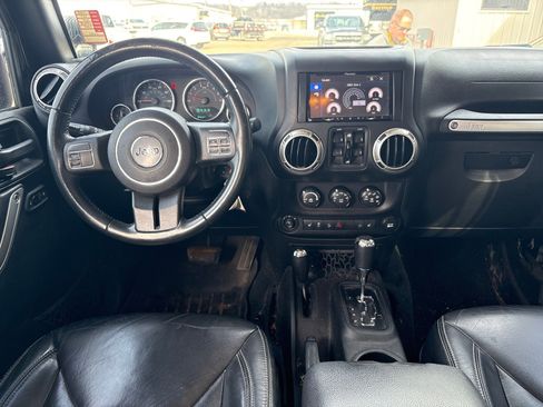 Used 2017 Jeep Wrangler Unlimited Rubicon image 6