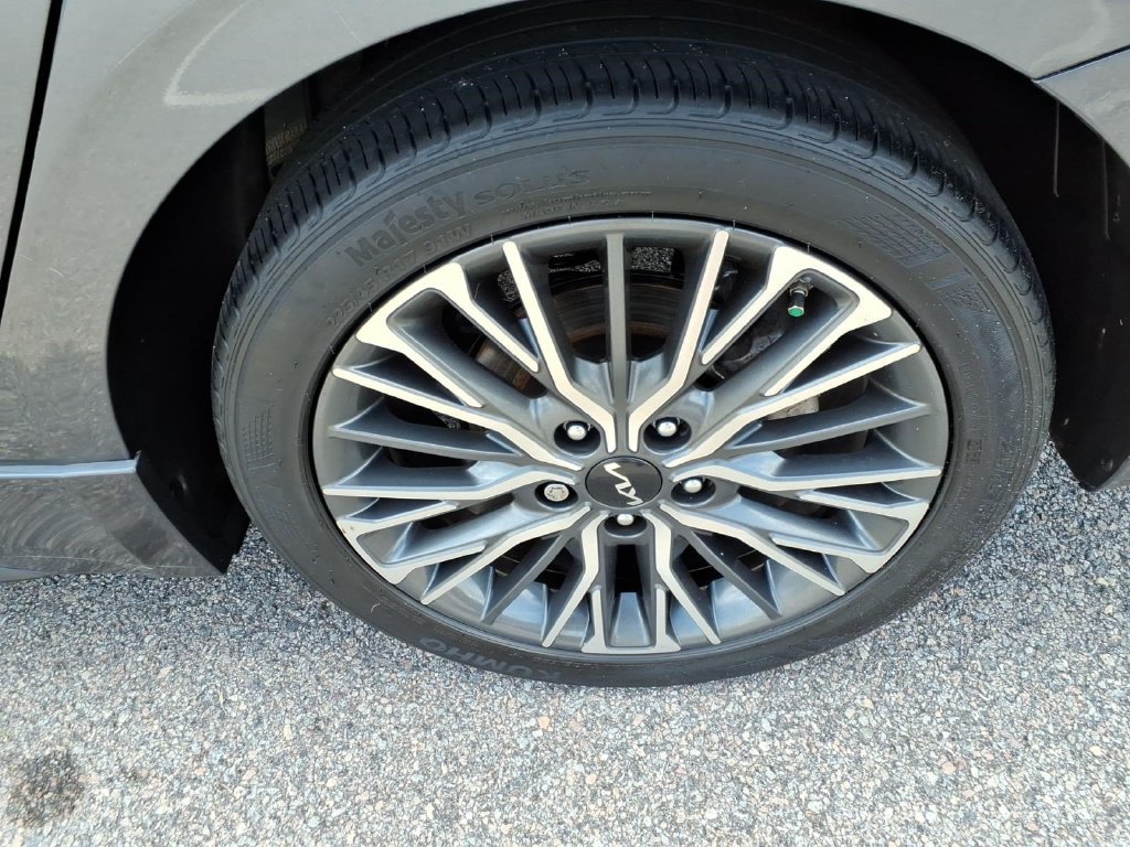 Used 2023 Kia Forte GT-Line FWD image 12