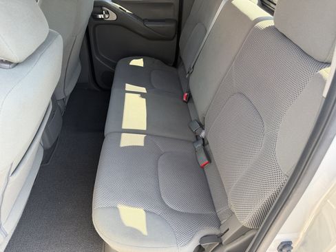 Used 2019 Nissan Frontier SV AWD/4WD image 23
