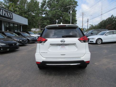 Used 2017 Nissan Rogue S FWD image 6