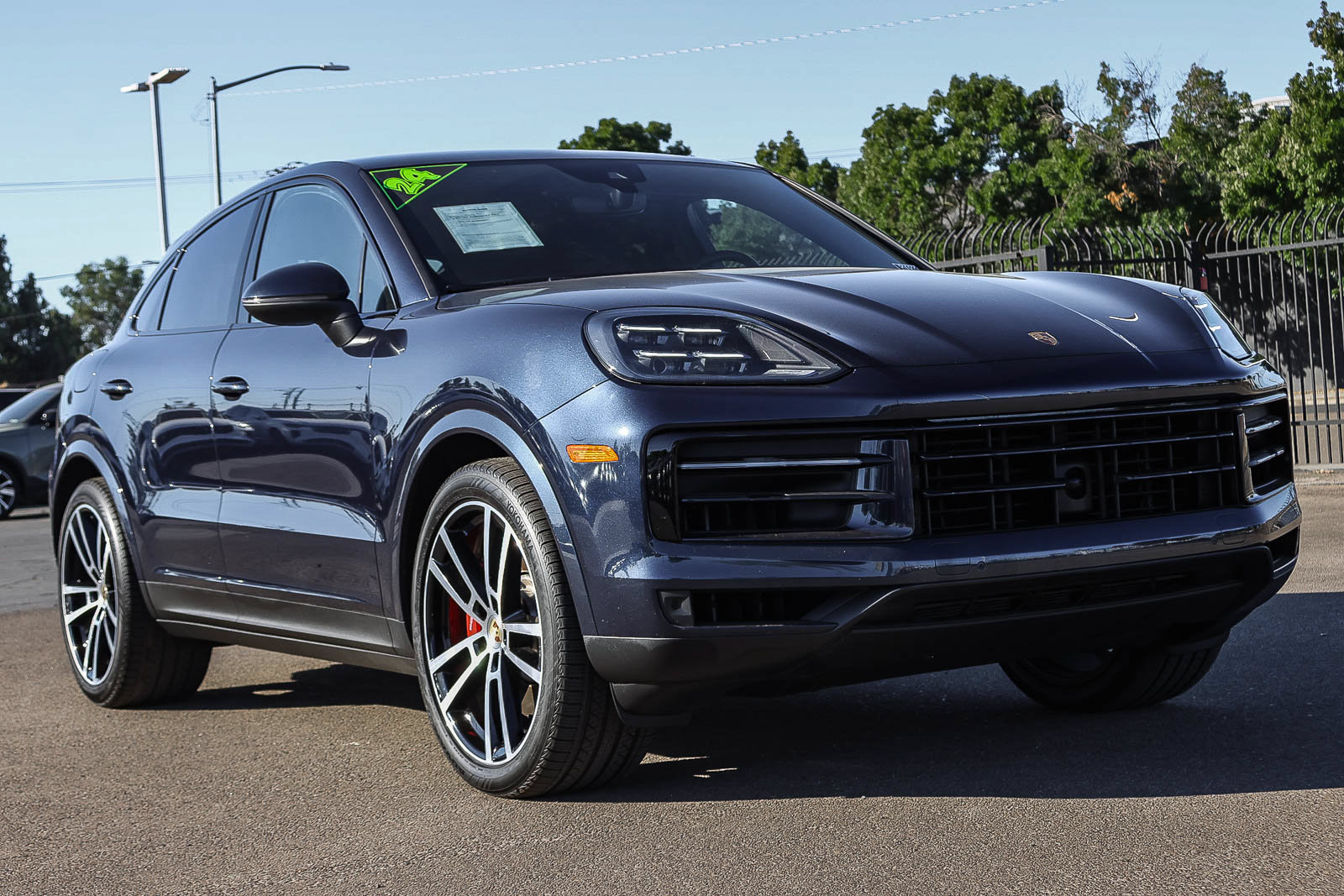 Used 2024 Porsche Cayenne S AWD/4WD image 3