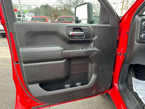 Used 2020 GMC Sierra 1500 4x4 Crew Cab w/ Sierra Value Package image 10