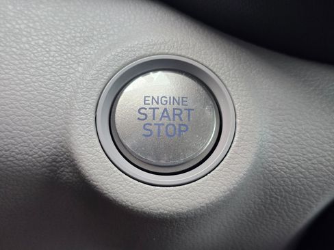 Used 2026 Hyundai Venue SEL FWD image 20