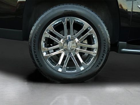 Used 2020 Cadillac Escalade ESV 4WD image 18