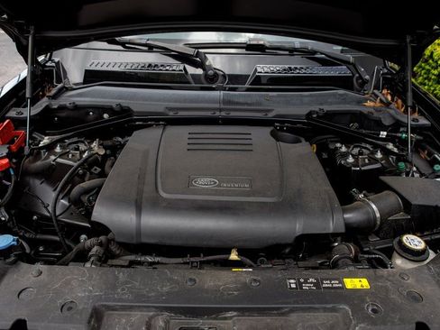 Used 2023 Land Rover Defender 110 S image 35