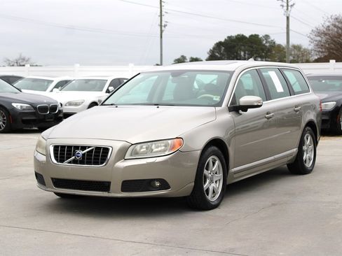 Used 2008 Volvo V70 image 3