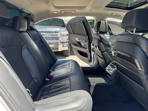 Used 2022 BMW 740i w/ Premium Package RWD image 17