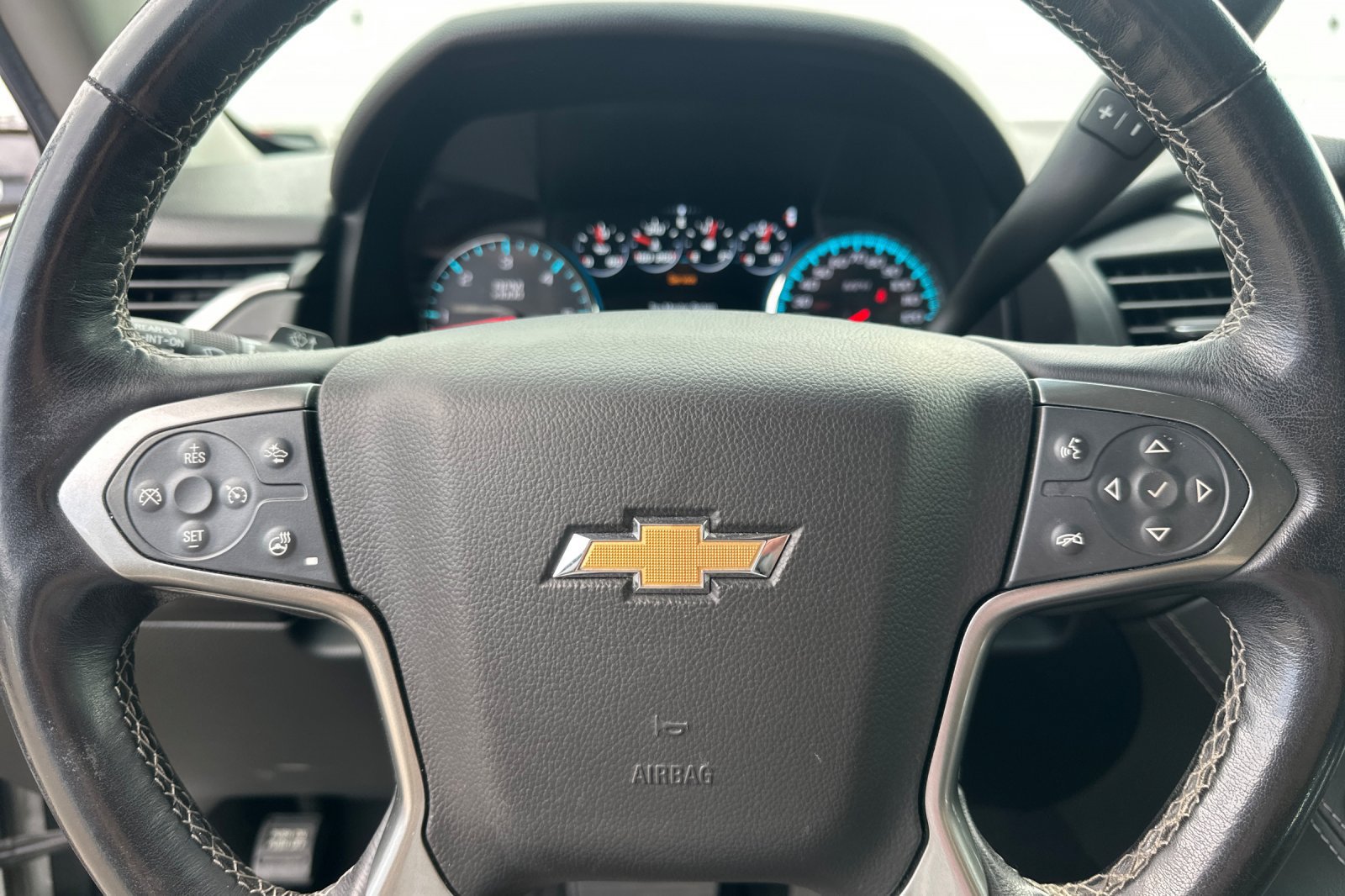 Used 2019 Chevrolet Suburban Premier w/ Premier Plus Edition AWD/4WD image 34