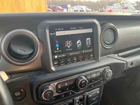 Used 2022 Jeep Gladiator Willys image 15