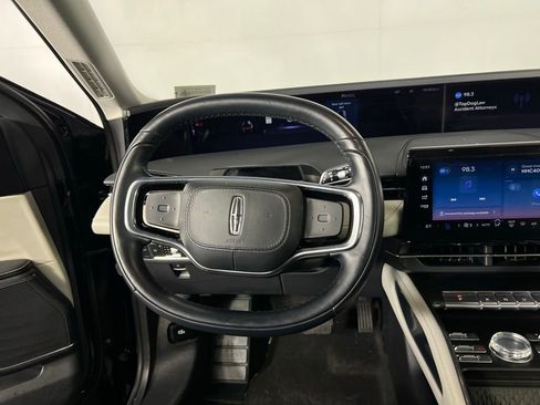 Used 2024 Lincoln Nautilus Reserve image 16