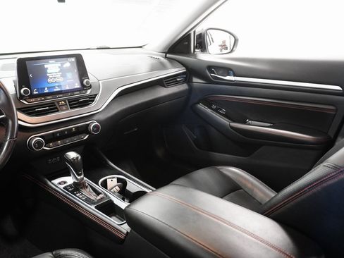 Used 2023 Nissan Altima 2.5 SR image 16