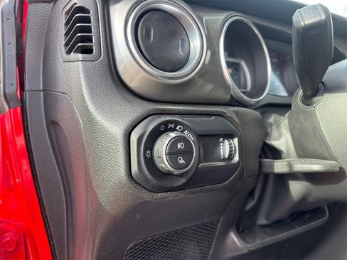 Used 2023 Jeep Gladiator Overland image 26