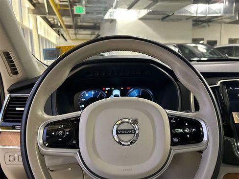 Certified 2021 Volvo XC90 T8 Inscription Expression w/ Advanced Package image 12
