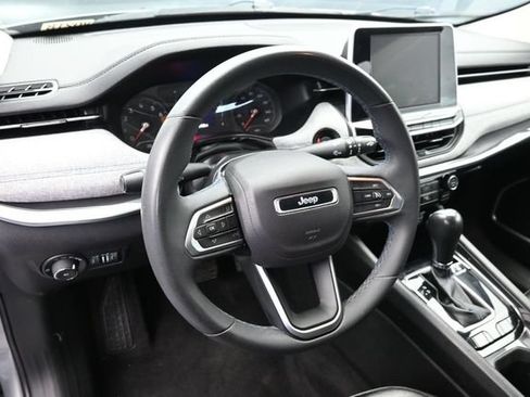 Used 2022 Jeep Compass Latitude FWD image 23