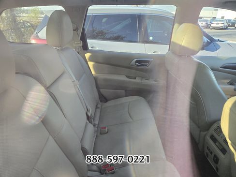 Used 2020 Nissan Pathfinder Platinum image 8