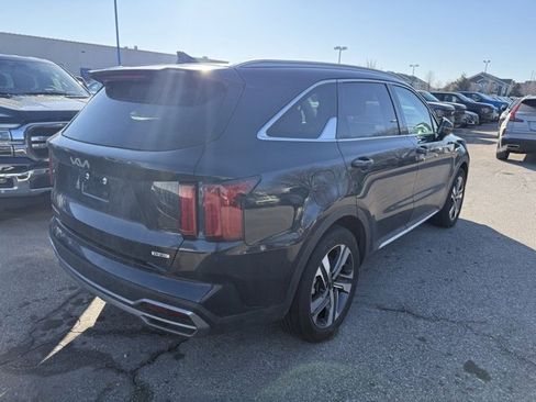 Used 2023 Kia Sorento SX Prestige image 3