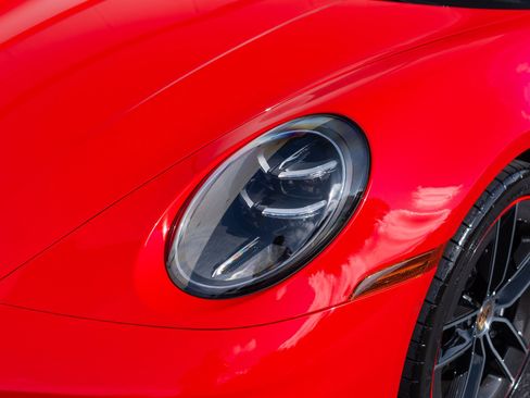 Used 2025 Porsche 911 Carrera RWD image 23