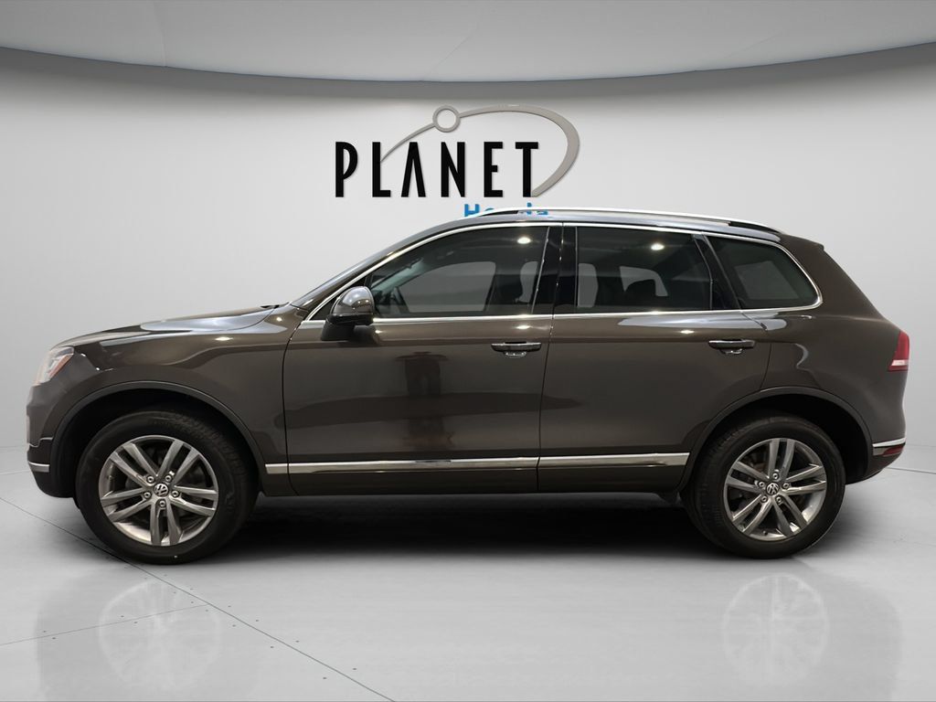 Used 2015 Volkswagen Touareg VR6 AWD/4WD image 5