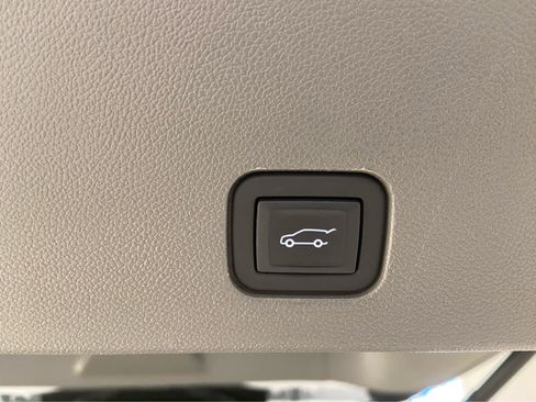 Used 2024 Cadillac XT6 Premium Luxury w/ Technology Package image 12