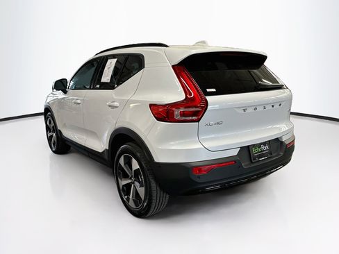 Used 2026 Volvo XC40 B5 Plus AWD/4WD image 5