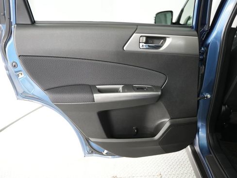 Used 2012 Subaru Forester 2.5X Premium AWD/4WD image 29