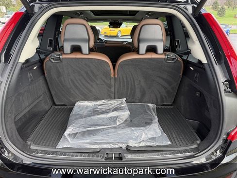 Used 2020 Volvo XC90 T6 Momentum w/ Protection Package image 10