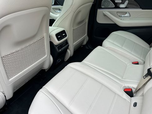 New 2026 Mercedes-Benz GLS 580 4MATIC image 11