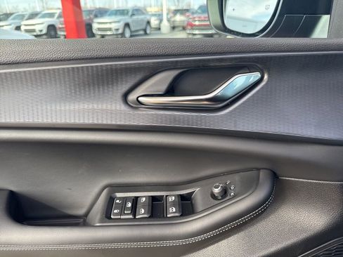 New 2025 Jeep Grand Cherokee L Laredo w/ Luxury Tech Group I AWD/4WD image 15