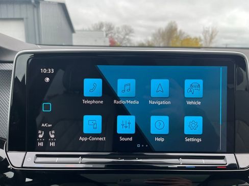 Used 2024 Volkswagen Atlas Cross Sport SEL Premium R-Line image 17