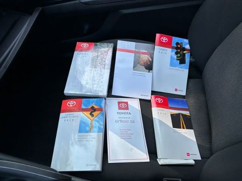 Used 2019 Toyota Camry LE image 40