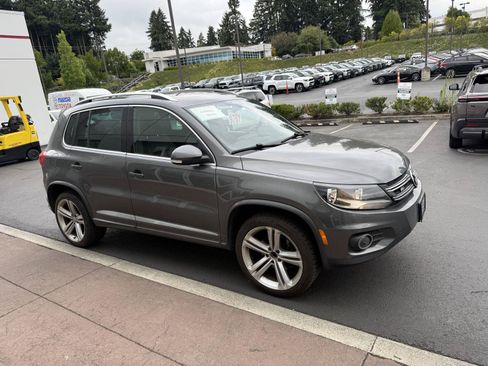 Used 2016 Volkswagen Tiguan R-Line AWD/4WD image 6